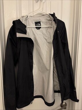 The North Face Men’s Black Waterproof Hooded Jacket Size Medium